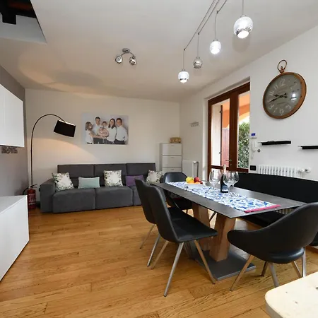 Casa Bacher Pool&gardenprivate&2,5kilometri To Center Appartement Peschiera del Garda
