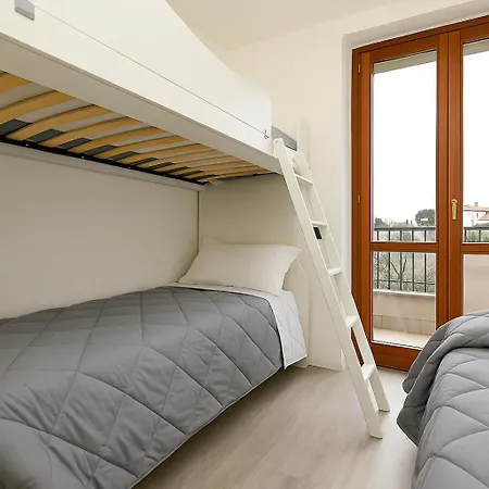 Casa Bacher Pool&gardenprivate&2,5kilometri To Center Apartment Peschiera del Garda